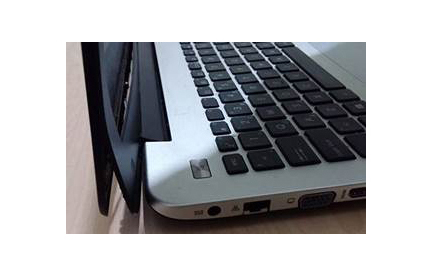 Laptop Menteşe Kasa Tamiri